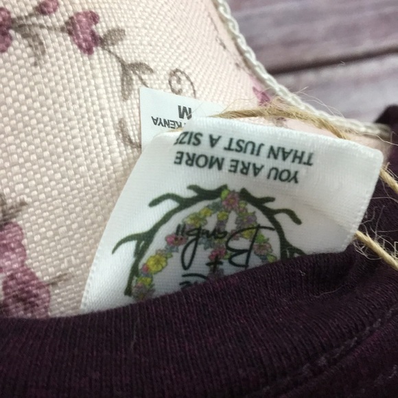 Heart Tee - Picture 4 of 4